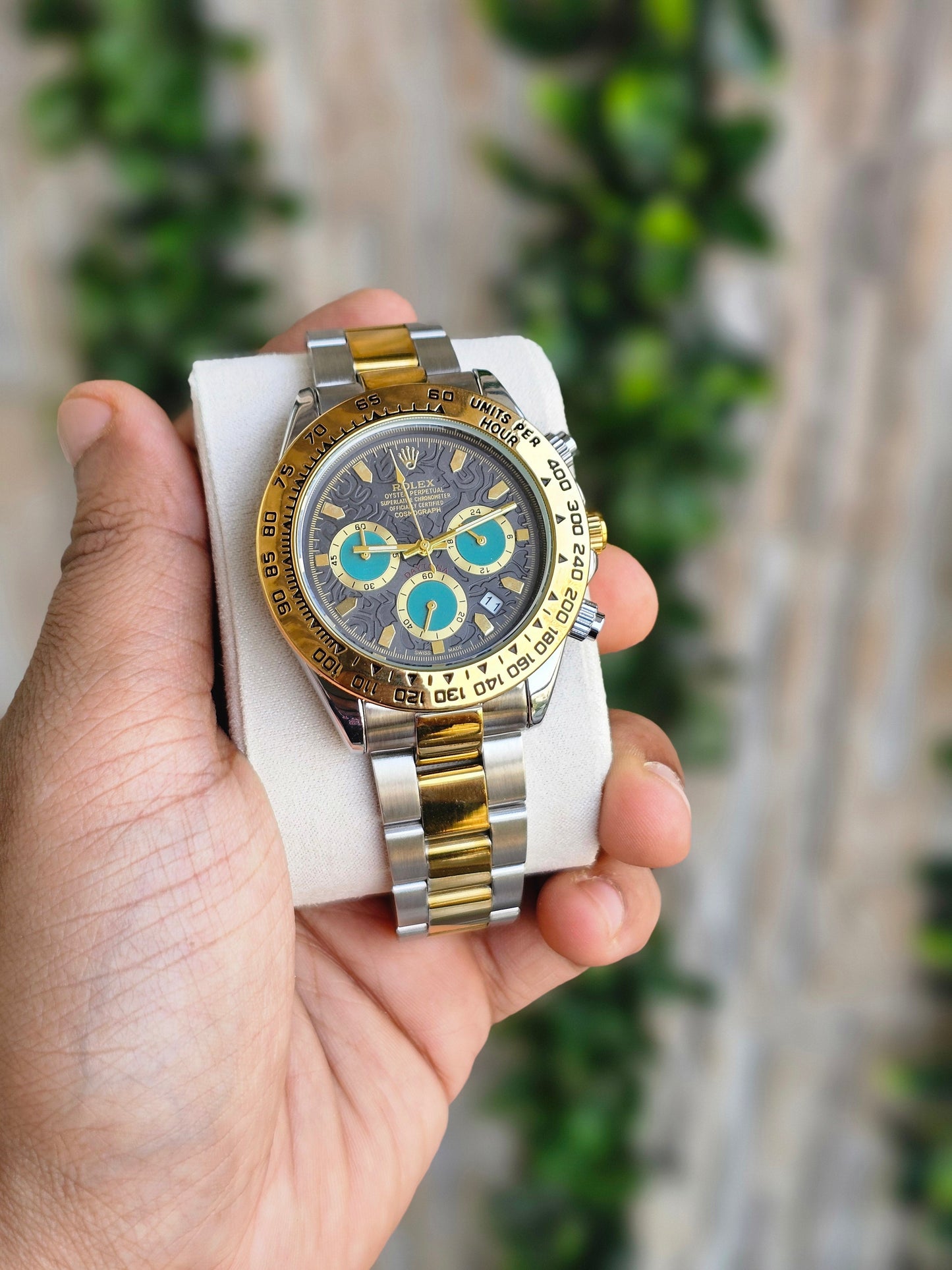 Role_x Daytona gold silver Dual Tone Engraved watch with green Chronograph (with og box)